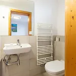 Haus Am Prerowstrom بيت للعطل *