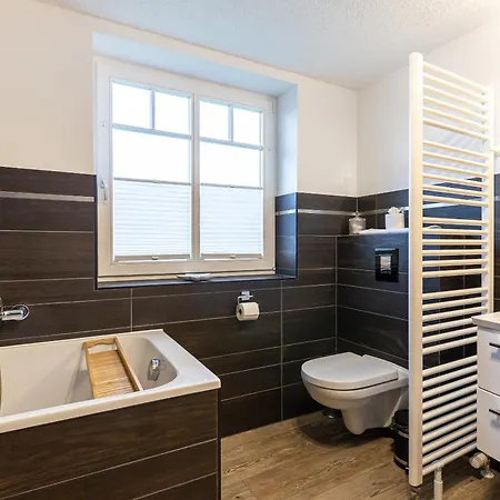 Haus Am Prerowstrom بيت للعطل