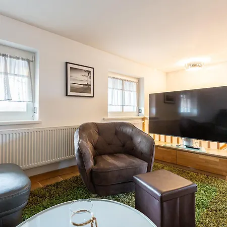 Haus Am Prerowstrom بيت للعطل *