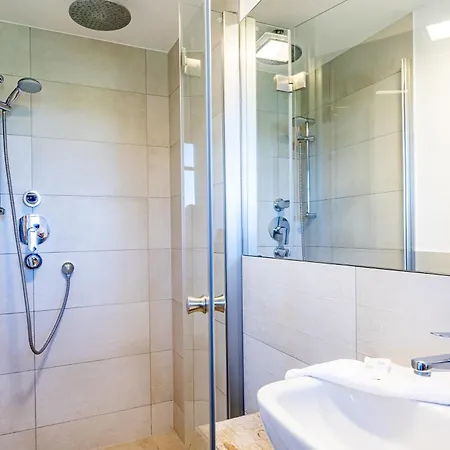 Haus Am Prerowstrom بيت للعطل *